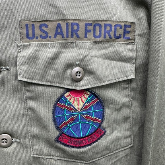 Vintage US Air Force Utility Shirt Men's 16.5x32 Military Airlift Command Patch - Picture 9 of 10